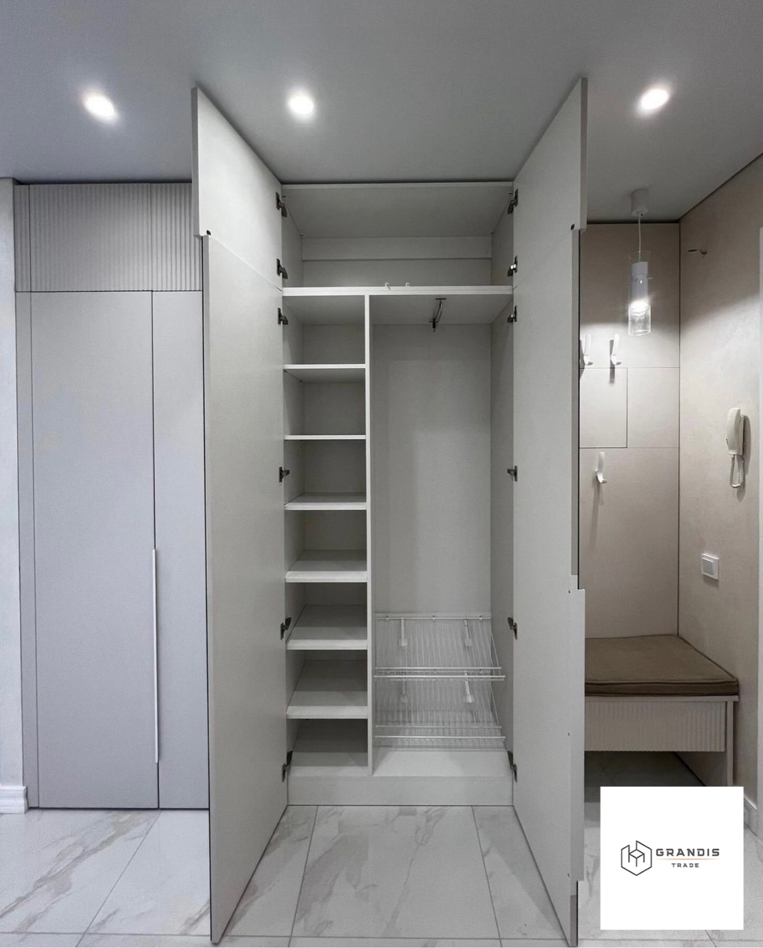 Built-in Wardrobe with Fluted Fronts — photo 3