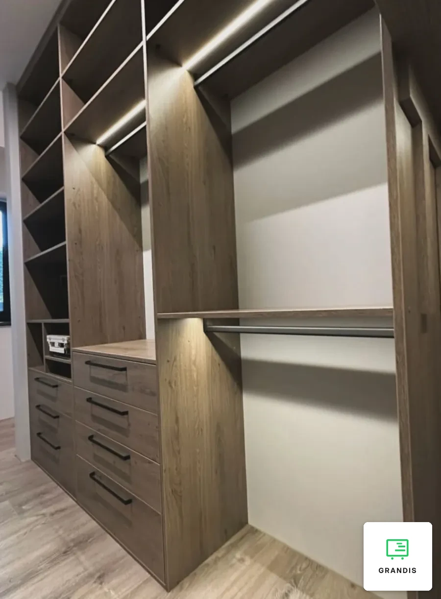Garderoba walk-in z dębu