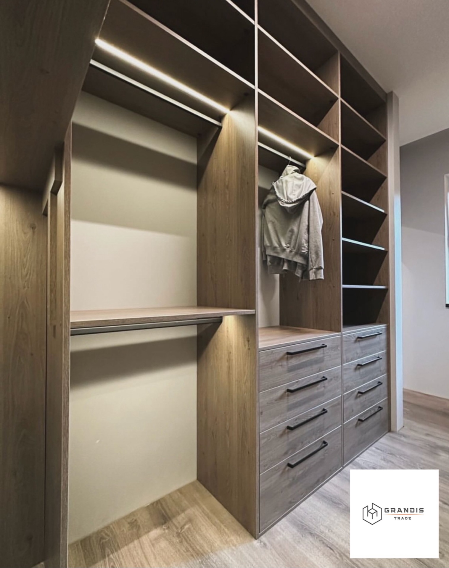 Гардеробна walk-in із дуба — фото 4