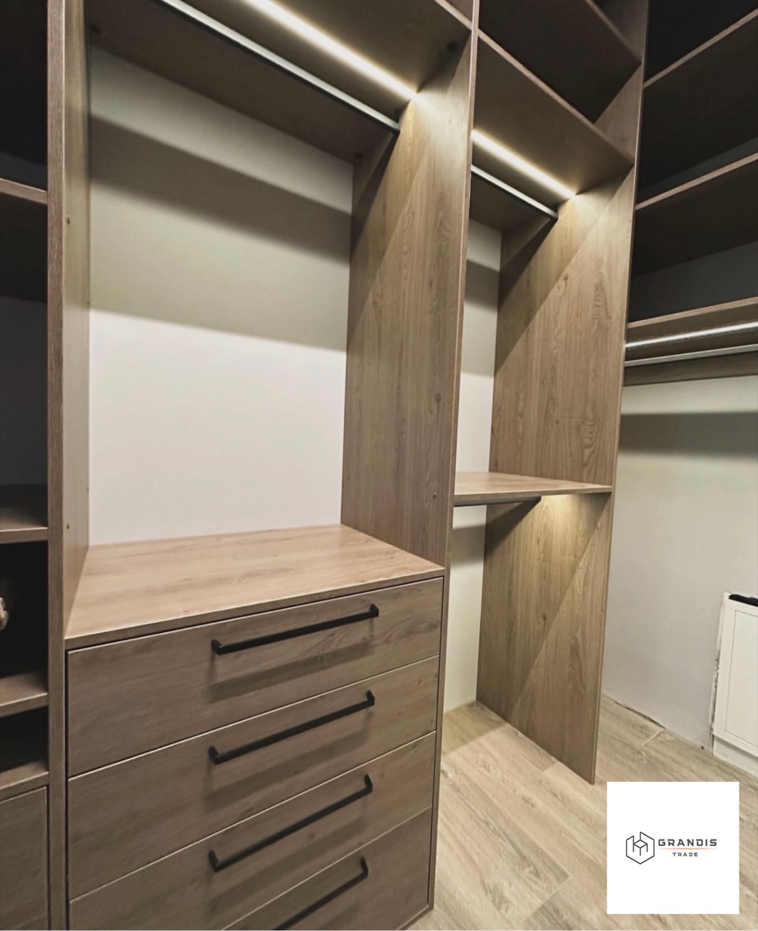 Гардеробна walk-in із дуба — фото 5