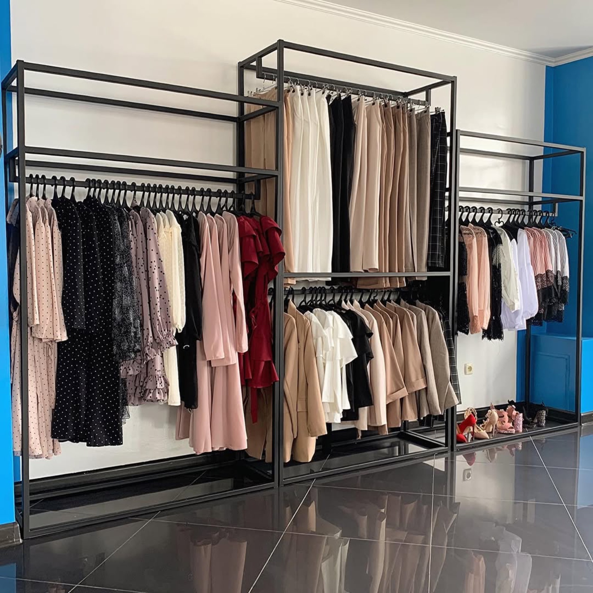 Clothing Store Display Rack — photo 6