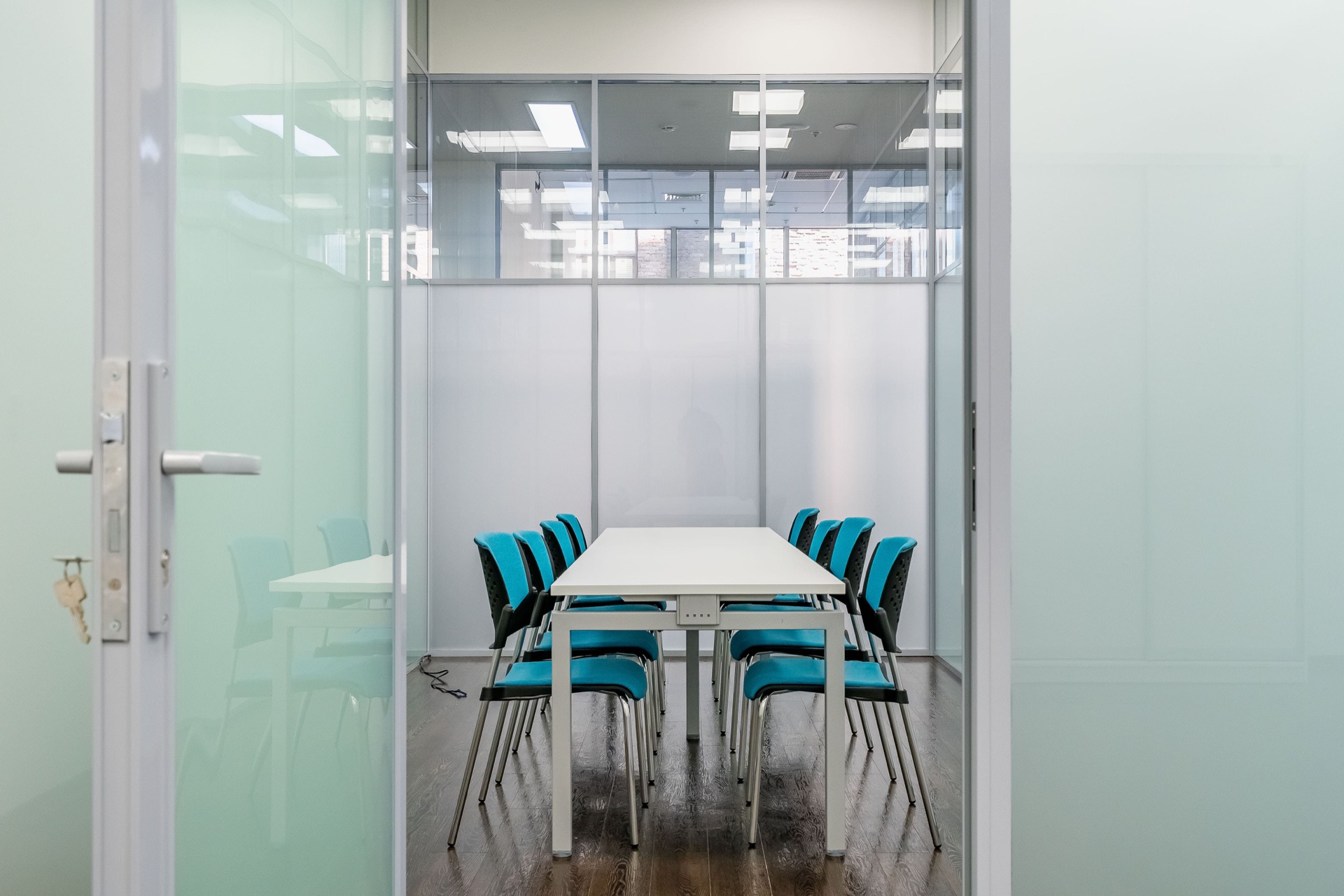Corporate Office with Glass Partitions — photo 9